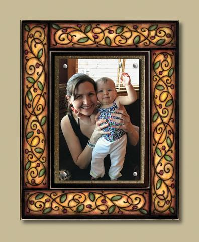 Magnetic Frame Brown Berry Vine