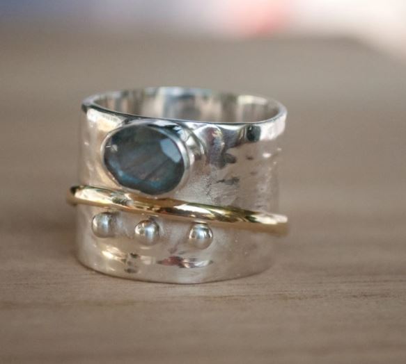 Libby Meditation Ring Lab SS 6